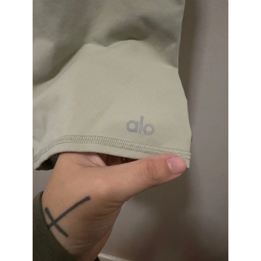 Alo Yoga High-Waist Airbrush Biker Shorts Sage Green Size S RN87370